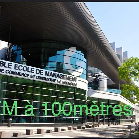 Europole 2 Gare De & Centre *